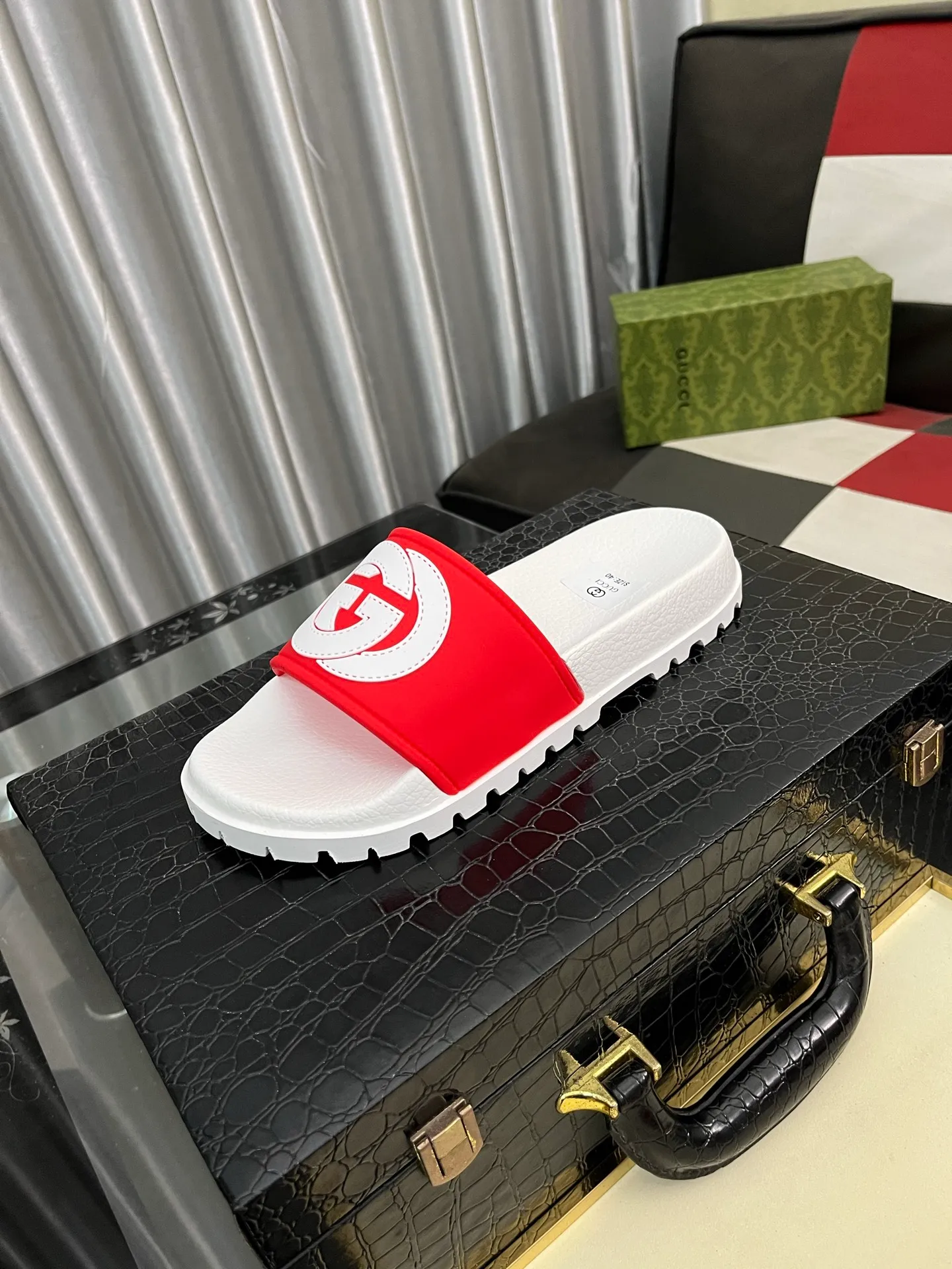 Men's men's shoes💰260⌚️⌚️ＧＵＣＣＩ.Gucci.Official website 1:1 popular slippers hot sale! Original original material 🩴 SIZE: 38-46 (45.46 non-refundable)